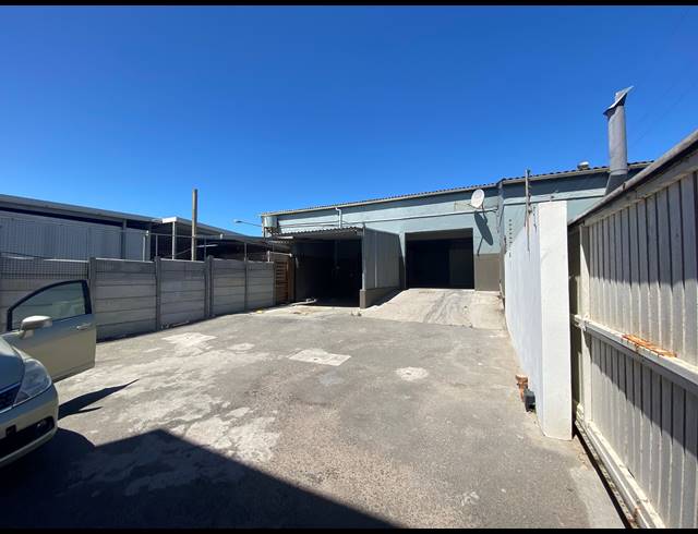 572M² WAREHOUSE TO LET IN PAARDEN EILAND
